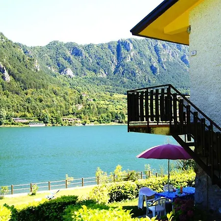 Apartment Apartment- Maria Crone